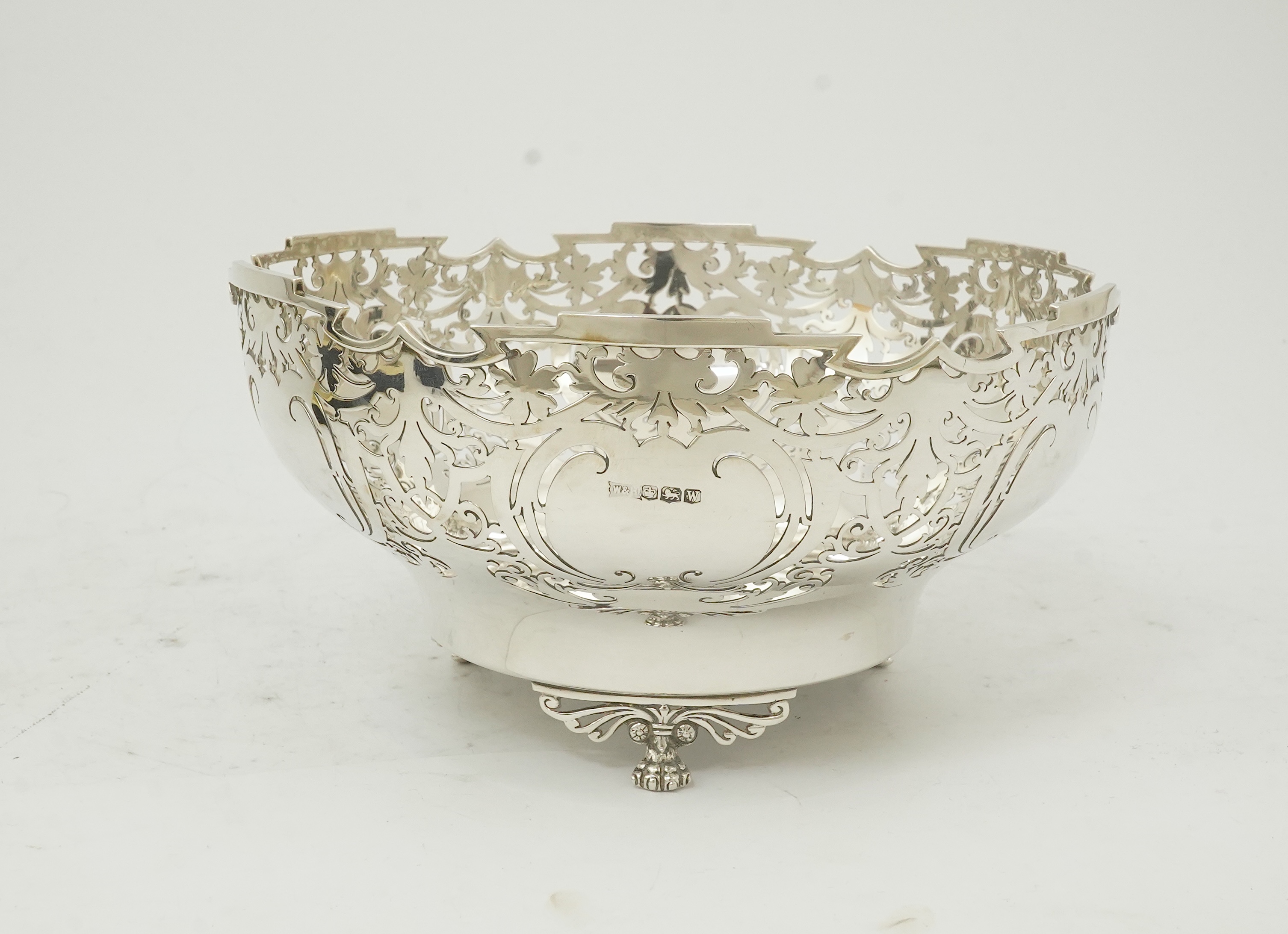 An Elizabeth II pieced silver fruit bowl, by Walker & Hall